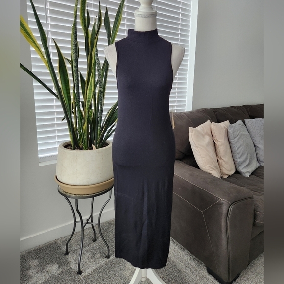 Madden NYC Mock Neck Ribbed Knit Seamless Dress. Black. Size Medium. New. - Picture 1 of 6